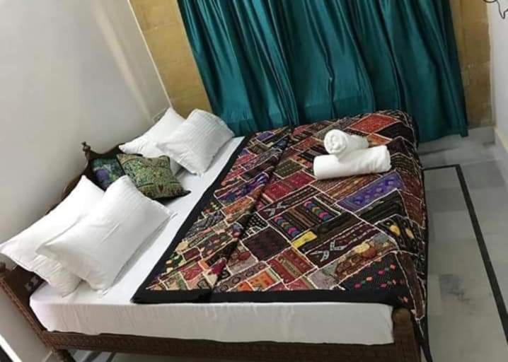 Resting Love Hostel Dzsaiszalmer Kültér fotó