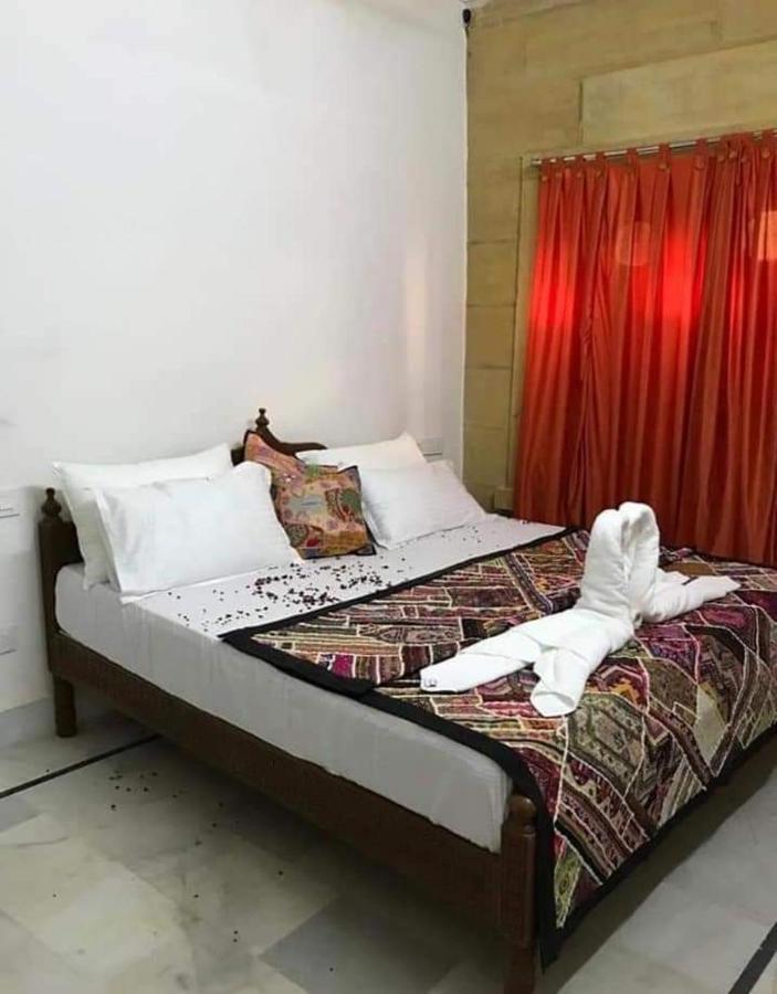 Resting Love Hostel Dzsaiszalmer Kültér fotó