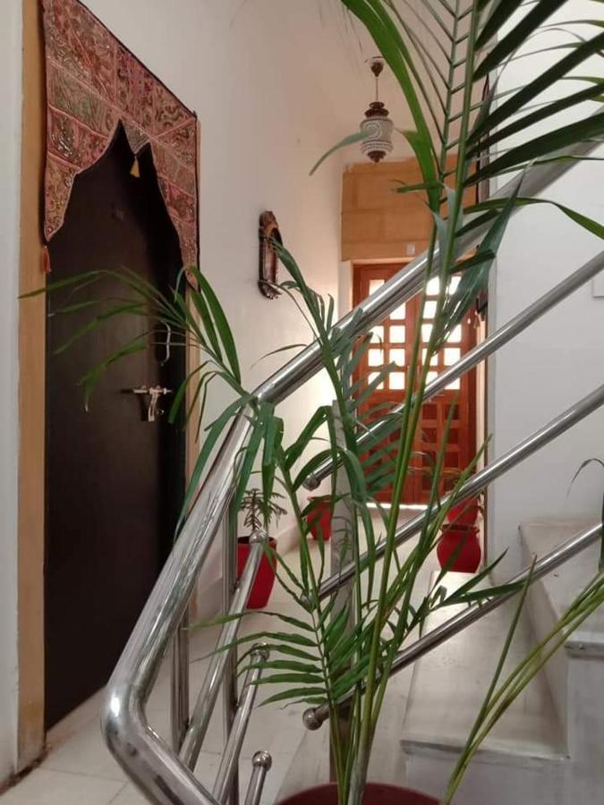 Resting Love Hostel Dzsaiszalmer Kültér fotó