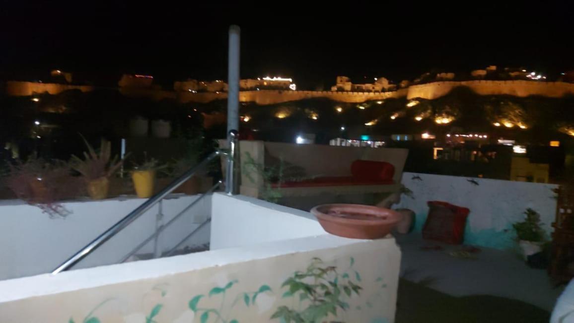 Resting Love Hostel Dzsaiszalmer Kültér fotó